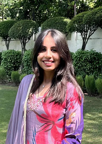 From Clicks to Clients: How UI/UX Design Fuels Predictable Lead Generation 1 Khushpreet Kaur